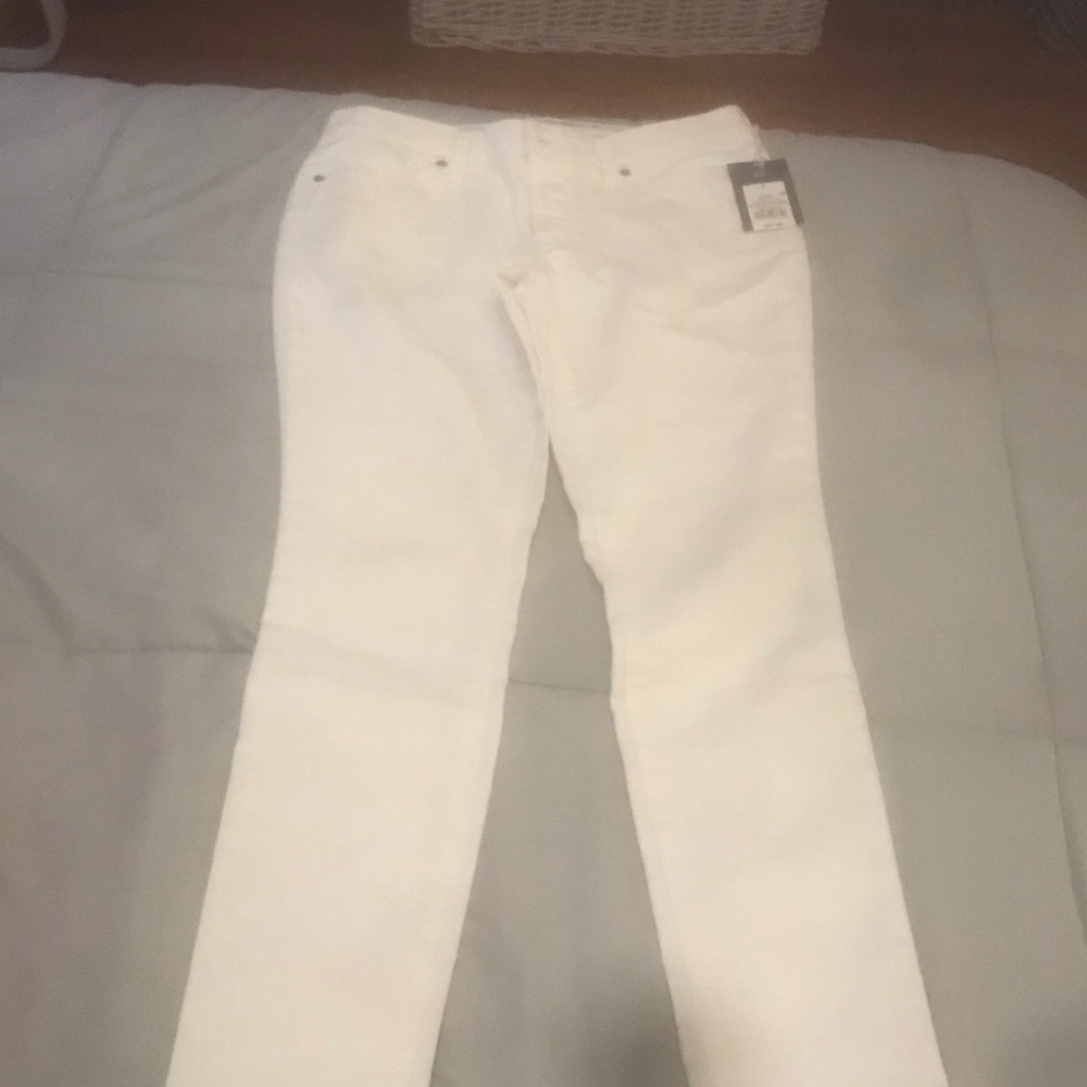 skinny jean style white jeans